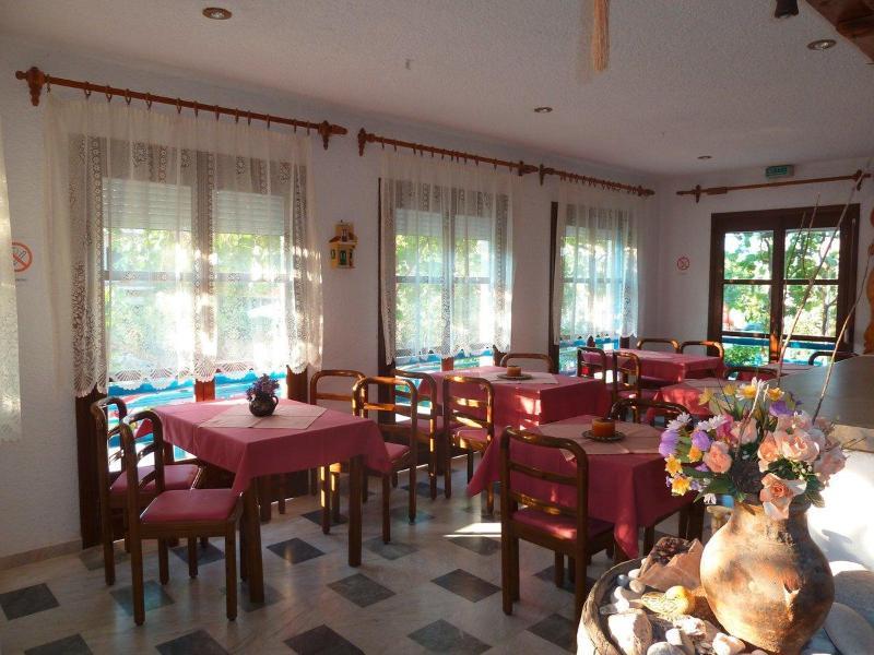 Paris Beach Hotel Іраіон Екстер'єр фото